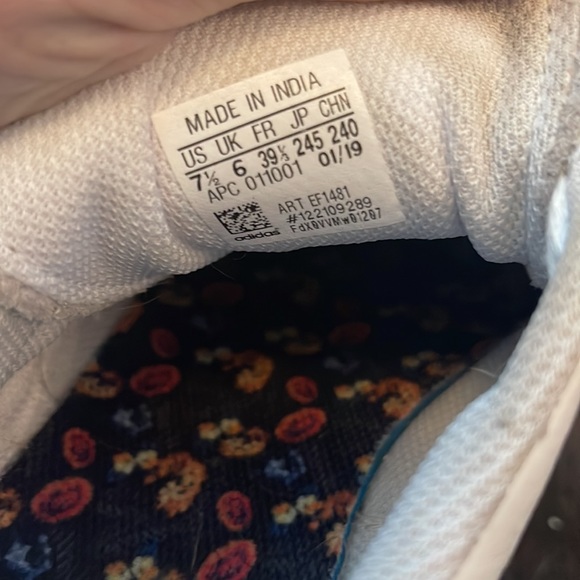 Floral Stan Smiths - great condition! - Picture 3 of 3